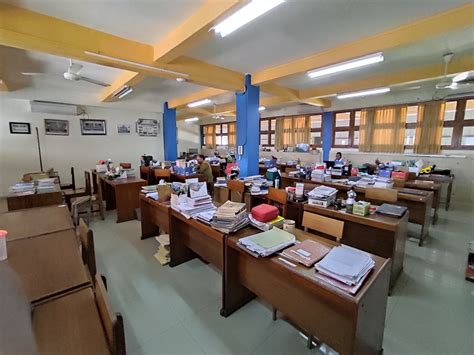 ruang guru untuk mahasiswa